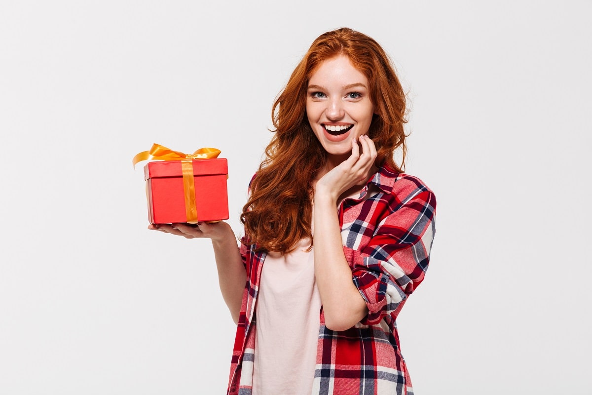 Gift Cards Vs Physical Gifts 7 Reasons To Avoid Gift Cards  Gift & Go